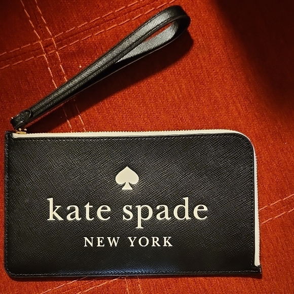 kate spade Handbags - NWT Kate Spade Black and White Zip Wristlet Wallet
